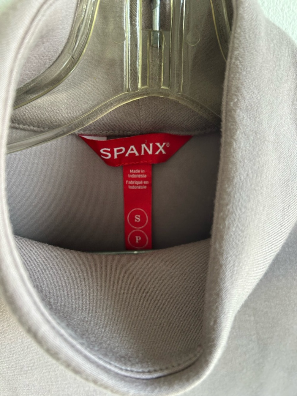 Spanx AirEssentials Luxe Top, long sleeve. Size small. Great condition - Picture 4 of 5